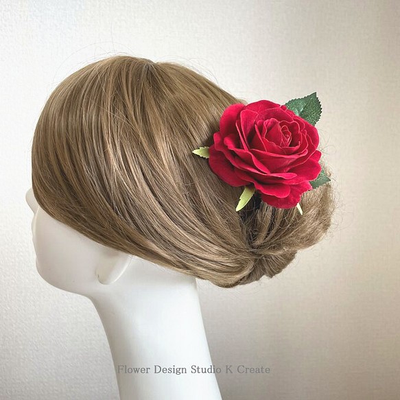 赤い薔薇の髪飾り（薔薇＆葉） 赤　赤い薔薇　髪飾り　レッド　フローレス　フラメンコ　ダンス　バラ　ヘッドドレス　バレエ