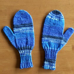 手編みの手袋  ミトン 1枚目の画像