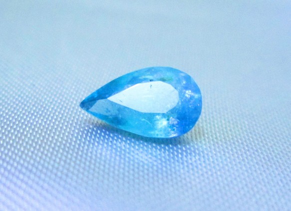 パライバトルマリンルース 1.3ct（エイトリータ）ブラジル、究極パライバ州バターリャ産、大型で王道ルース