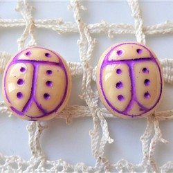 瓢蟲米色紫色捷克珠 2 顆捷克玻璃珠 第1張的照片