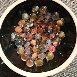 ゴビ石−462 ゴビ瑪瑙　樹脂製品　 43 個　片穴ビーズ 1枚目の画像