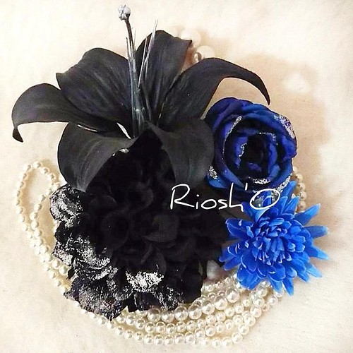青薔薇×黒カサブランカ 蝶扇飾り付き 髪飾り ❀ 花魁 成人式 卒業式 