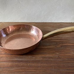 銅製のフライパン(中サイズ) ※受注品 鍋・土鍋 yurisuke 通販｜Creema