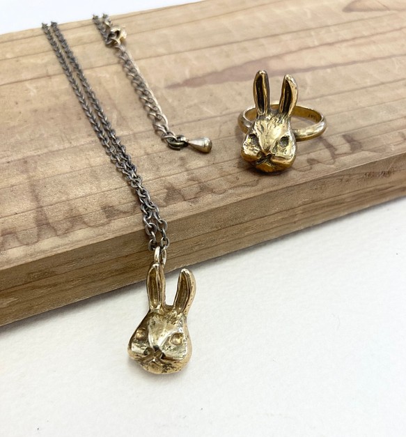 促銷價 ★ 2 件套 ❤️ 兔子項鍊和戒指（黃銅金色） 第1張的照片
