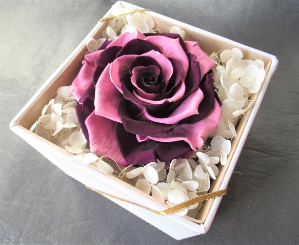 【BOXタイプ】　バラ　メリア　プリザーブドフラワー　モーブピンク・紫グラデーション 1枚目の画像