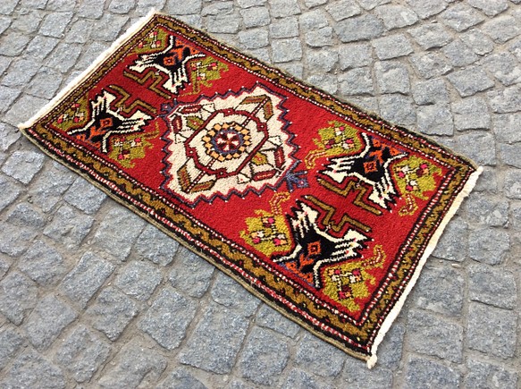 手織りトルコ絨毯 92x51cm ヴィンテージ ラグ 1枚目の画像