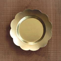 真鍮の花小皿 1枚目の画像