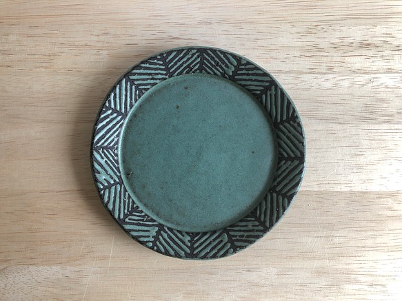 リム平皿(ヘリンボーン・グリーン） 1枚目の画像
