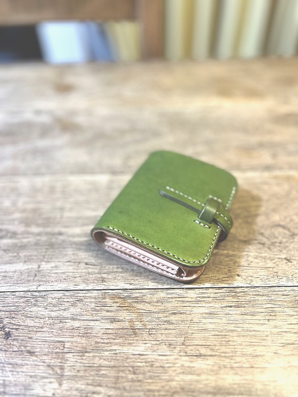 二つ折りミニ財布　イタリアンレザー  エルバマット  　グリーン 1枚目の画像