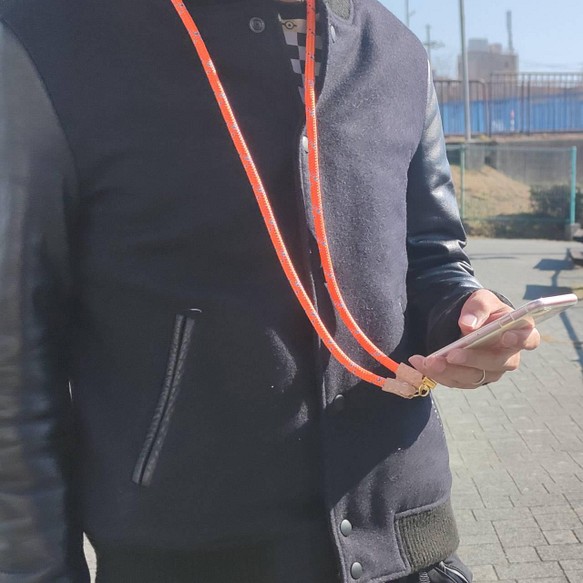 極太　本革ヌメ革xクライミングロープのスマホストラップ　ショルダーストラップ　肩掛け　iPhone Android 1枚目の画像
