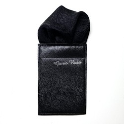 ジュリオロッシ　ポケットチーフ　パフ型　総柄　ボタニカル柄　黒 1枚目の画像