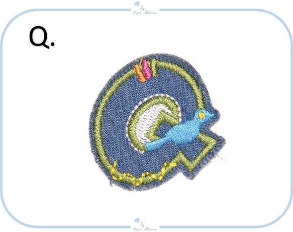 ES15【 Q 】アップリケ 刺繍 デニム アルファベット イニシャル ハンドメイド デザイン 名前 denim 1枚目の画像