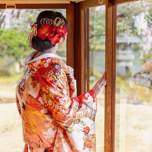 成人式・結婚式・卒業式 赤い胡蝶蘭の髪飾り/造花 タッセルリボン 水