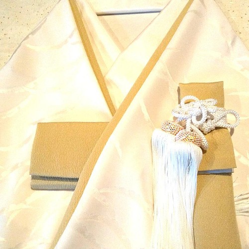 正絹 花嫁懐剣 筥迫 重ね襟(伊達衿) 3点セット ベージュ系 和装・和