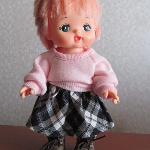 お人形のお洋服 ピンクのトレーナー ハンドメイド ドール服 26ｃｍ おもちゃ 人形 ごまめ 通販 Creema クリーマ ハンドメイド 手作り クラフト作品の販売サイト