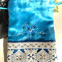 刺繍巾着（オートクチュールビーズ刺繍とインド刺繍リボンの巾着） 1枚目の画像