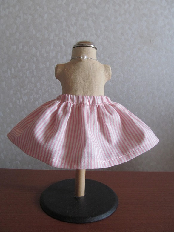 ⁑お人形のお洋服⁑ストライプのスカート＊ピンク＊ハンドメイド＊ドール服＊26ｃｍ 1枚目の画像