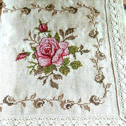 東欧リネン　刺繍テーブルクロス 1枚目の画像