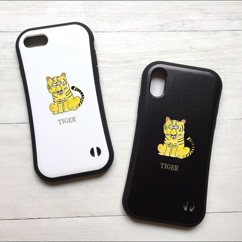 トラ スマホケース Iphoneケース かわいい 文字入れ お名前入れ Iphoneケース カバー Sweetworkjun 通販 Creema クリーマ ハンドメイド 手作り クラフト作品の販売サイト