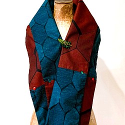 スカーフNo.301*歡沁*日本古董布黑底紅綠撞色六角幾何龜甲紋圍巾 披肩 第1張的照片