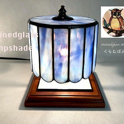 ステンドグラスランプ（ライトブルーonホワイト  イリデセント）円柱型 1枚目の画像