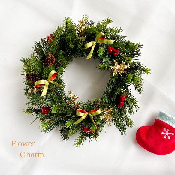 ナチュラル シンプル オーナメントが可愛い クリスマスリース フラワー リース Flower Charm 通販 Creema クリーマ ハンドメイド 手作り クラフト作品の販売サイト