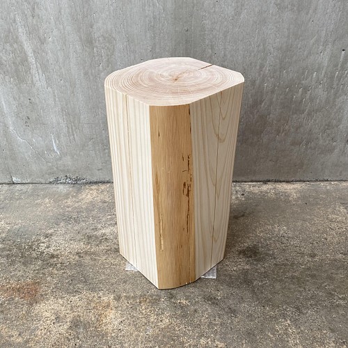 ヒノキの切り株の置物 (４面カット太鼓挽き) スツール 丸太椅子 