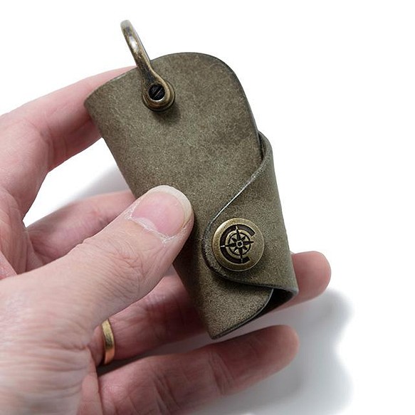 Button Hook Key Case S [Khaki] / ButtonHookKeyCase S [KAHKI] Mis 第1張的照片