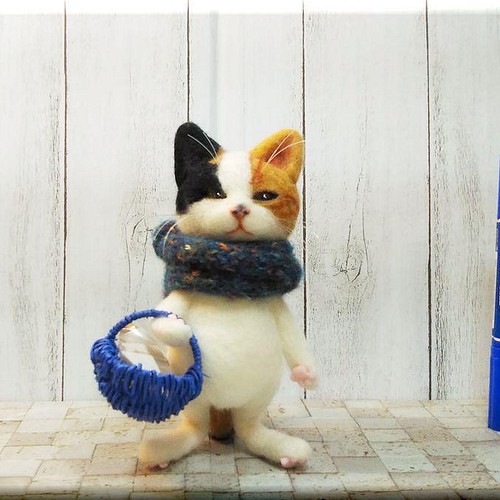 羊毛フェルト 猫 立ちニャンコ 籠を持った三毛猫さん ねこ ネコ 猫 