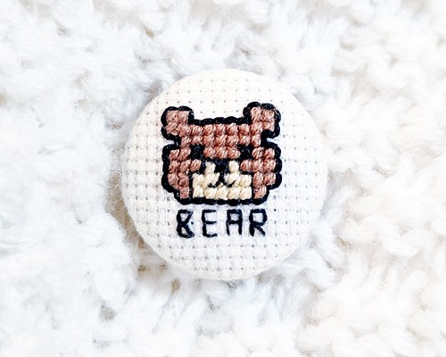 くまSサイズ【くるみボタン】クマ 動物 テディベア 熊 動物園 刺繍 