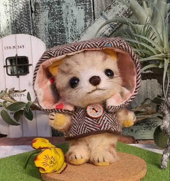 フード帽♡トラ猫(マグネット自立型) 1枚目の画像