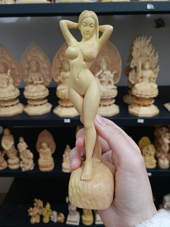 木彫り 置物 裸女 裸体美人立像 彫刻 柘植材 ギフト用