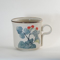 マグカップ（白）「サナエイチゴ」      口径8.5cm×7.5cm 1枚目の画像