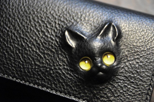 黒猫の長財布（表革：VACCHETTA800、仮セット猫目：イエローeyes）約253ｇ 猫目選べます♪ 1枚目の画像