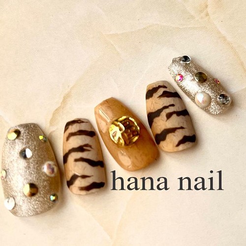 トラ柄アートネイル バレリーナチップ ネイルチップ ネイルシール Hana Nail 通販 Creema クリーマ ハンドメイド 手作り クラフト作品の販売サイト