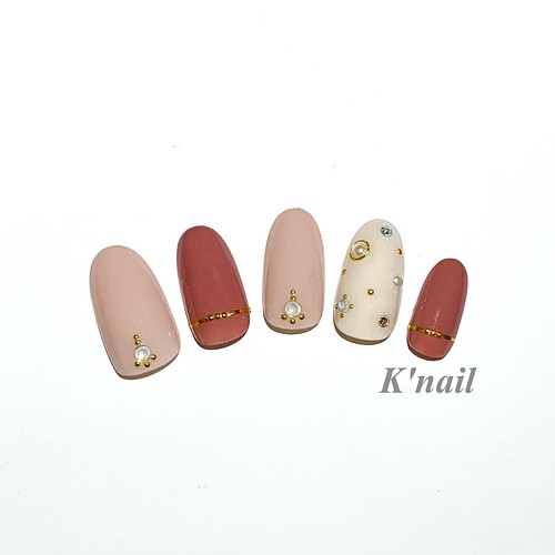 ビジューネイル ピンク ホワイト ゴールド ドット 大人 シンプル ネイルチップ ネイルシール K Nail 通販 Creema クリーマ ハンドメイド 手作り クラフト作品の販売サイト