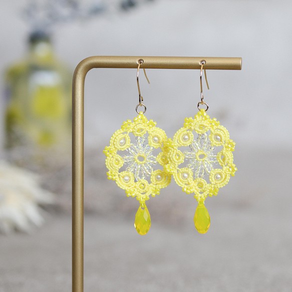 特集掲載 タティングレースとビーズのピアス Deco デコ Yellow イヤリングに変更可 ピアス アクセサリー工房liira 通販 Creema クリーマ ハンドメイド 手作り クラフト作品の販売サイト