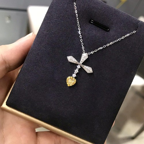 ダイヤモンド ネックレス K18 クローバー 0.18ct-