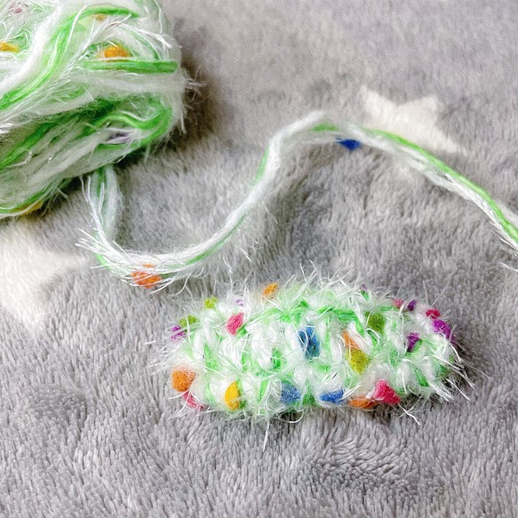 緑　メロンソーダ　毛糸ヘアピン　編みヘアピン　ヘアクリップ　カギ編み 1枚目の画像