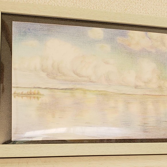 世界の人気ブランド 色鉛筆画原画 湖水と雲の穏やかな日 額あり