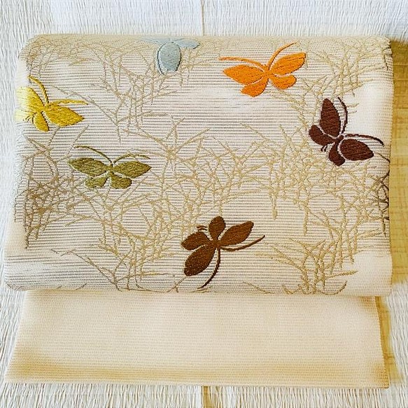 セール！夏用の結び帯/西陣織、絹シルク100%蝶々柄(白色)。挿すだけ完成、簡単着付け帯 1枚目の画像