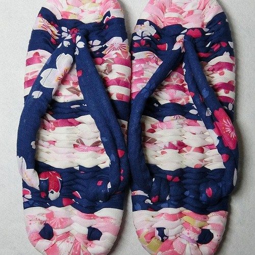 ソメイ桜と紺の布ぞうり2（23～24㎝） シューズ・靴 葦原和樹 通販 