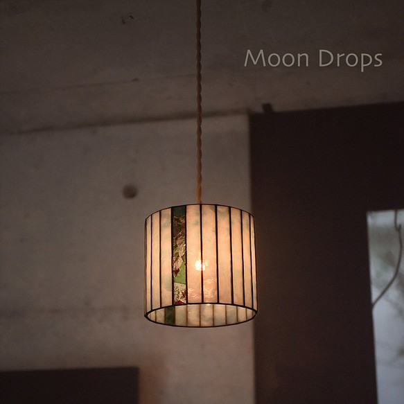 lchuang様ご注文２【送料無料】Moon Drops Lamp　【24面体 ３カ所に色】（ペンダントタイプ　L） 1枚目の画像
