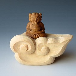 （オーダー作品）小さな日本の神様　少彦名命（すくなびこなのみこと）白檀の小さな木彫刻 1枚目の画像