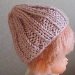 ⁑お人形のお洋服⁑手編み帽子 (棒編み）＊ハンドメイド＊ドール服＊26ｃｍドール 1枚目の画像