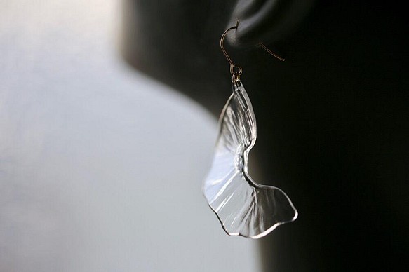 【實物】細羽（一隻耳朵）耳環/耳釘藝術飾品 第1張的照片