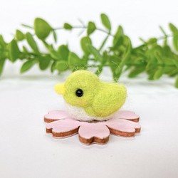ぷくぷく豆鳥　Ｅ　黄緑　羊毛フェルト　置物 1枚目の画像