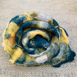 Mum羊毛氈手創作品--花花飾界圍巾/衣飾 第1張的照片