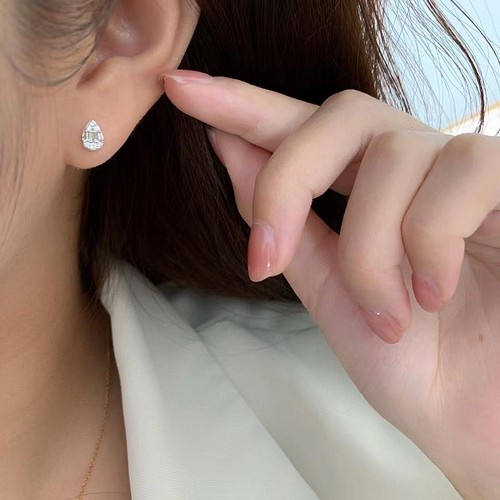 セール価格】水滴形 天然ダイヤモンドピアス0.2ct k18 ピアス