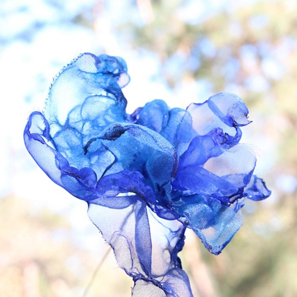 コバルトブルー②｜カラフルオーガンジーのアートフラワー【造花】 1枚目の画像